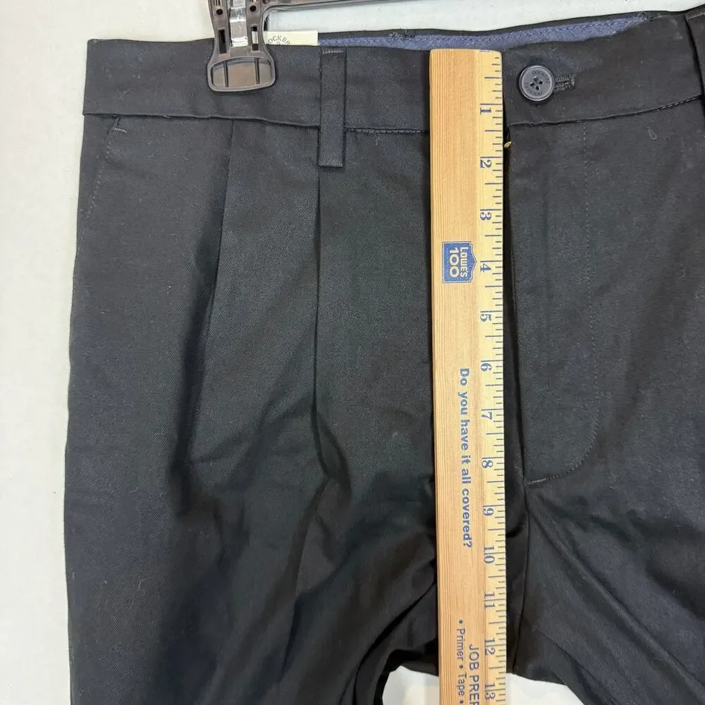 Dockers Signature Khaki Pants Men 32x30 Black Pleated Classic Fit Flex Waistband